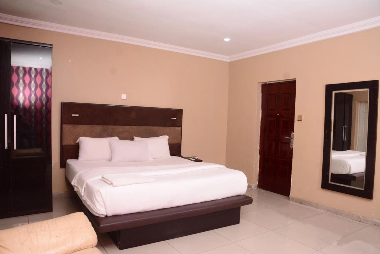 Connecting Lagos Suites Kültér fotó